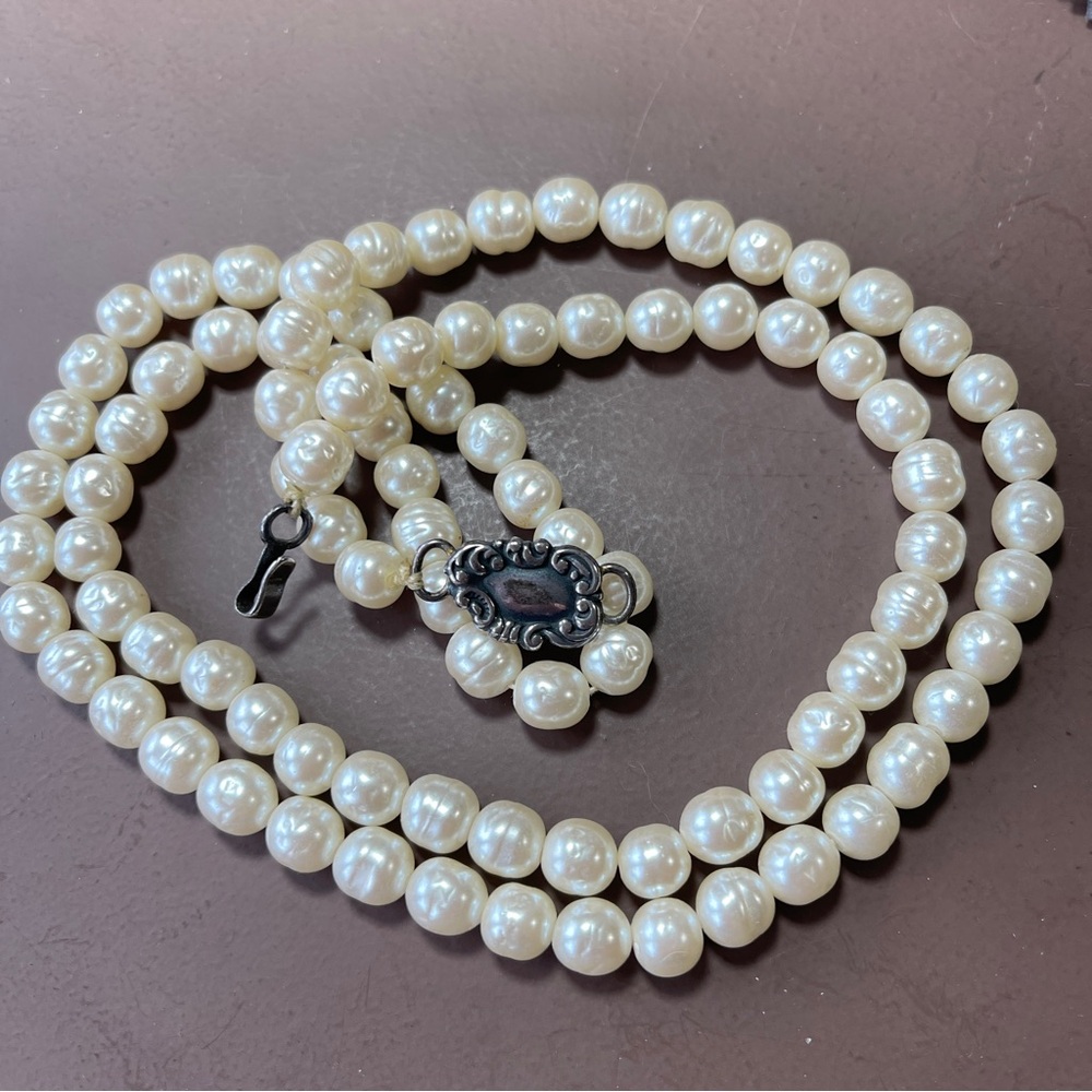 30” Lustrous Vintage Faux Pearls Necklace